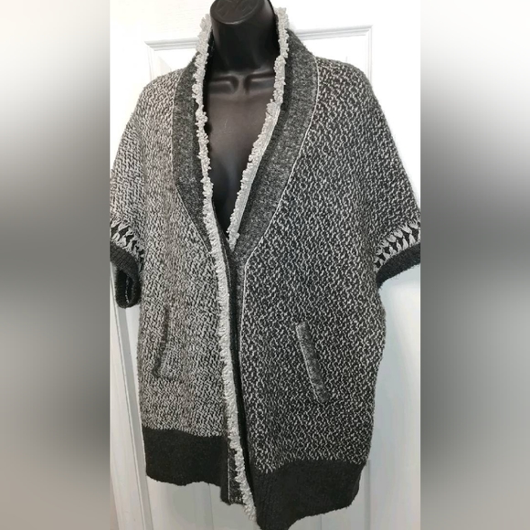 Angel of the North knit sweater. - Picture 7 of 7